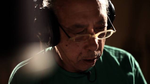 Registro da gravação de seu último álbum, extraído do filme Jards Registro da gravação de seu último álbum, extraído do filme Jards