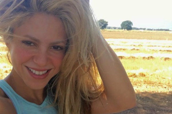 Shakira publica montagem na internet e prova que filho Sasha é a cara do jogador Piqué