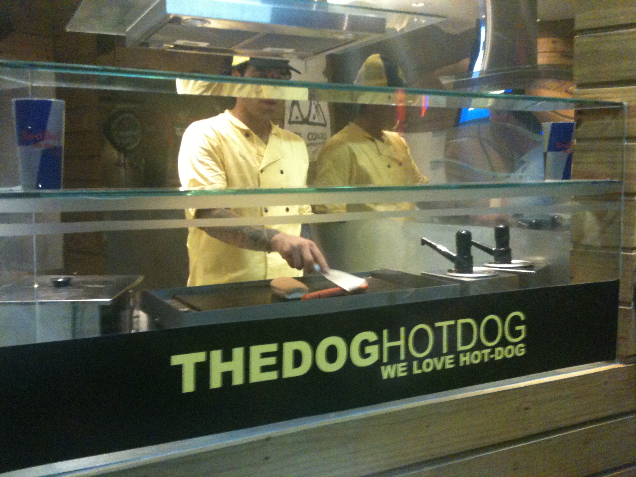 Hotdog na chapa. cachorro quente chapeado 