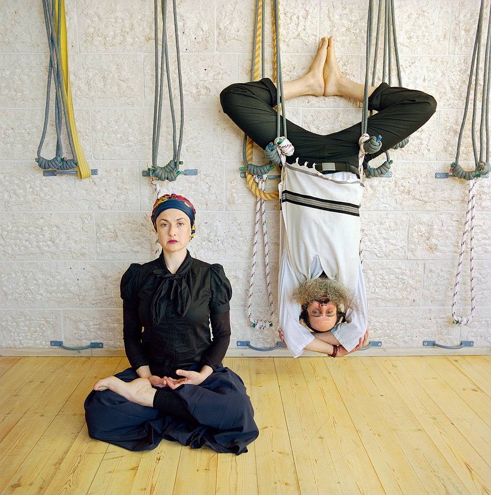 Estúdio de yoga para judeus ortodoxos em Israel