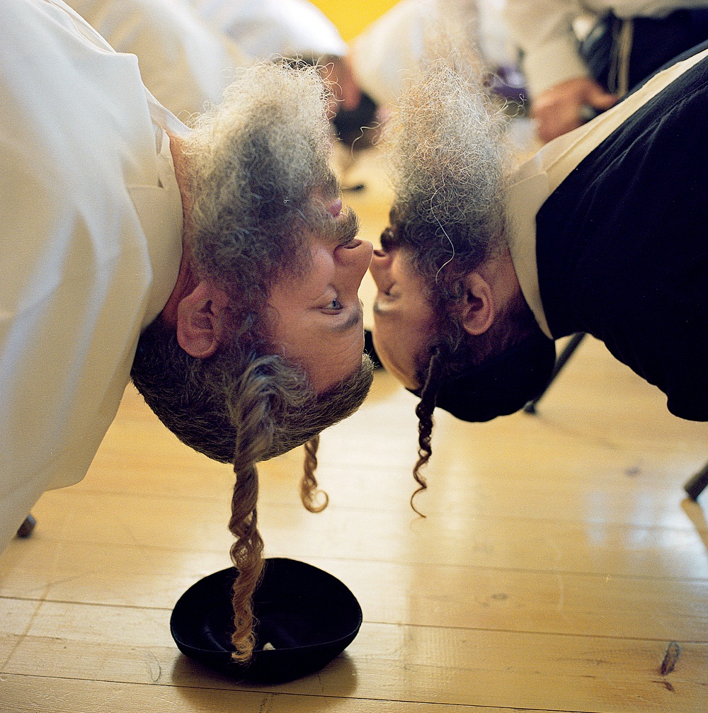 Estúdio de yoga para judeus ortodoxos em Israel