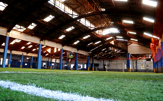 Na Playball do Ipiranga, seis quadras são alugadas para jogos de futebol society
