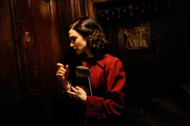Rachel Weisz: atriz vive uma esposa que trai o marido em Amor Profundo Rachel Weisz: atriz vive uma esposa que trai o marido em Amor Profundo