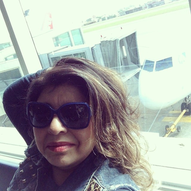 Outra constante na rede social da cantora: selfies em aeroportos. Seja com malas, seja com aviões ou apenas caminhando pelos saguões