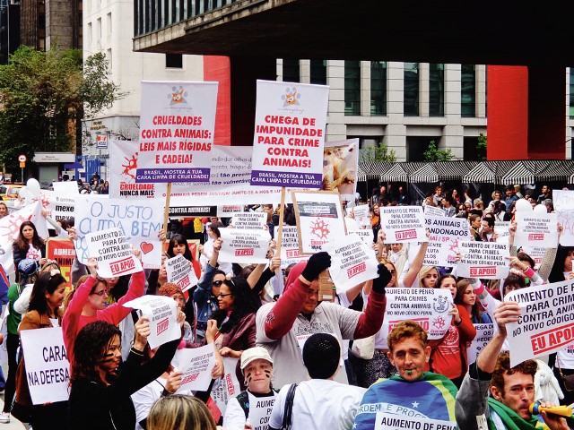 Protesto do grupo em 2013 reuniu cerca de 5 000 pessoas (Foto: Divulgação)