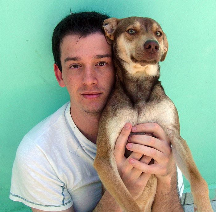 Rodrigo, o 'Pai do Ninão', junto com o Mascote (Foto: Reprodução/Facebook)