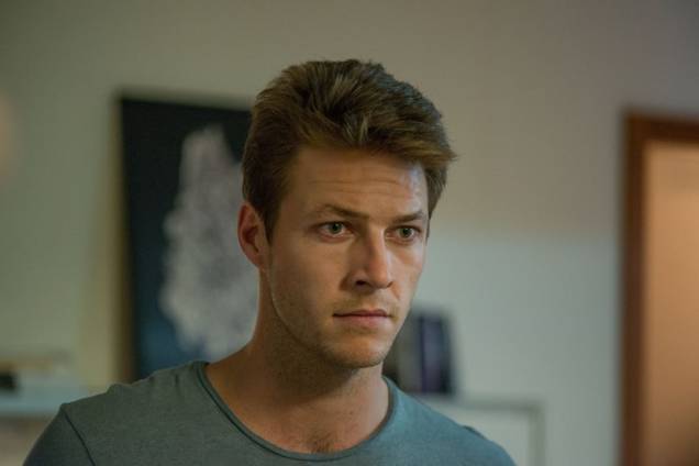 November Man - Um Espião Nunca Morre: Luke Bracey