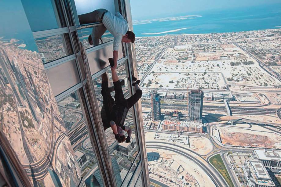 Missão Impossível: Protocolo Fantasma: o agente Ethan Hunt (Tom Cruise) precisa limpar o nome