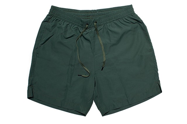 Quatro ecommerces com peças básicas