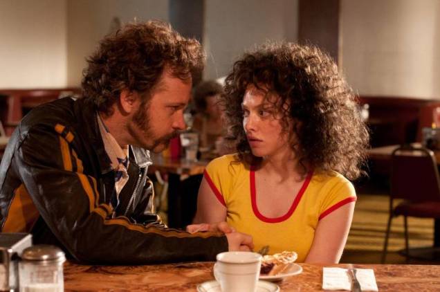 Lovelace - Filme: os atores Peter Sarsgaard e Amanda Seyfried