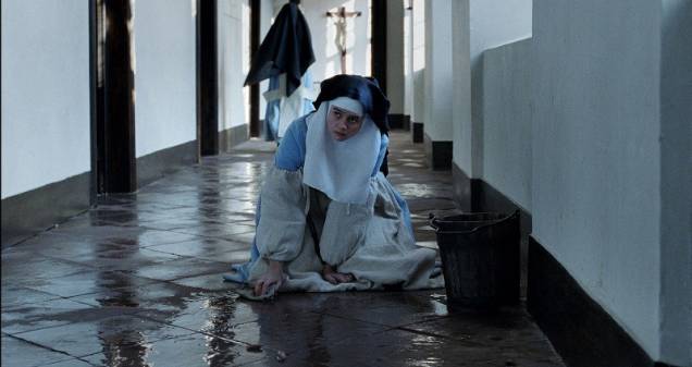 A Religiosa - Filme: Pauline Etienne como a noviça Suzanne Simonin, humilhações no convento