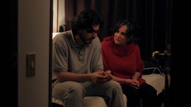 Crônica do Fim do Mundo: Felipe e sua mulher Claudia, incertezas com relação ao futuro Crônica do Fim do Mundo: Felipe e sua mulher Claudia, incertezas com relação ao futuro