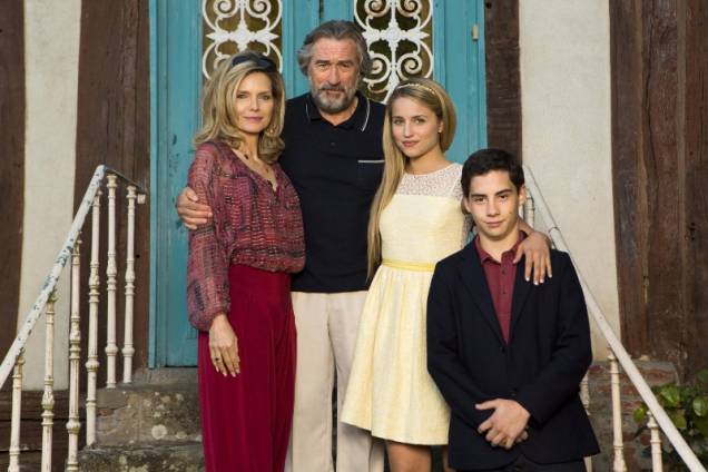 A Família: Michelle Pfeiffer, De Niro, Dianna Agrone John D’Leo, pais e filhos escondidos na Normandia