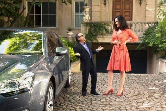 Coração de Leão - O Amor Não Tem Tamanho: a advogada Ivana Cornejo (Julieta Díaz) e León Godoy (Guillermo Francella) Coração de Leão - O Amor Não Tem Tamanho: a advogada Ivana Cornejo (Julieta Díaz) e León Godoy (Guillermo Francella)