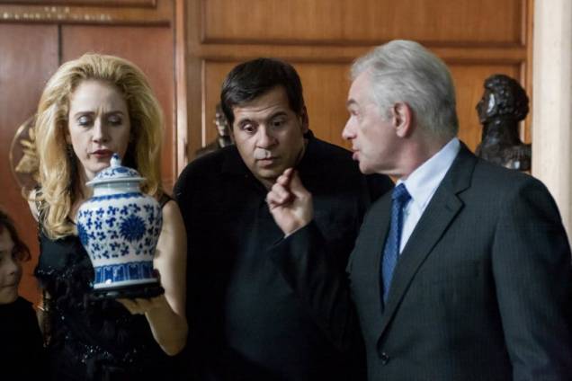 Até que a Sorte nos Separe 2: Tino (Leandro Hassum) e Jane (Camila Morgado) estão mais uma vez em dificuldades financeiras Até que a Sorte nos Separe 2: Tino (Leandro Hassum) e Jane (Camila Morgado) estão mais uma vez em dificuldades financeiras