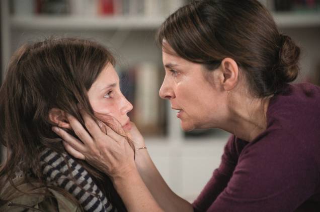 Jovem & Bela: a mãe de Isabelle, Sylvie (Géraldine Pailhas), descobre as atividades secretas da filha Jovem & Bela: a mãe de Isabelle, Sylvie (Géraldine Pailhas), descobre as atividades secretas da filha