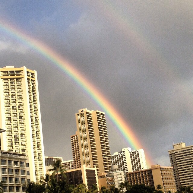 Renata Szulman (@reszulman) publicou a foto do arco-íris duplo registrado pela amiga Paula Aricó (@paulaarico)