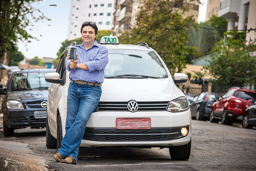 Aplicativos de taxi Uber - Carbone