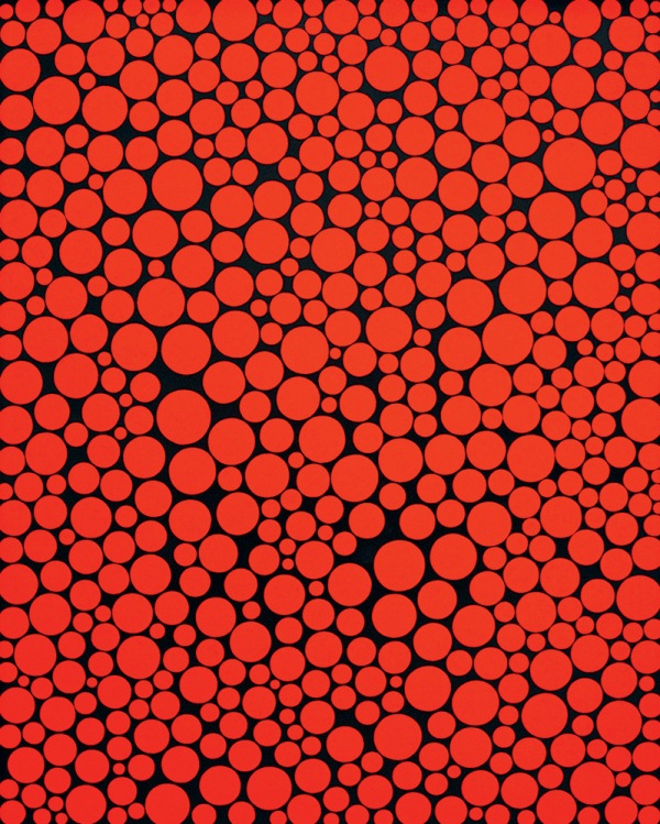 Acrílica de Yayoi Kusama: a tela faz parte da exposição Buzz Acrílica de Yayoi Kusama: a tela faz parte da exposição Buzz