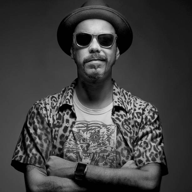 DJ Zegon: na domingueira do NoLa Bar