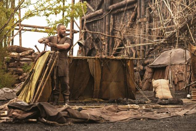 Noé: Russell Crowe na pele do protagonista, construindo a arca antes do dilúvio