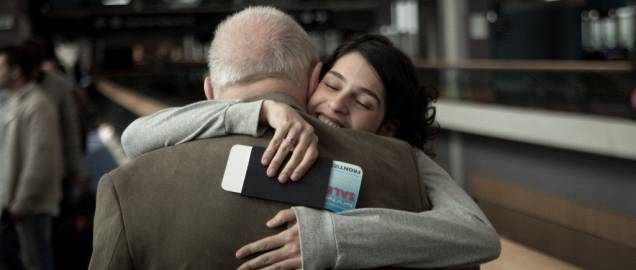 Anthony Hopkins e Maria Flor em 360: amizade num aeroporto