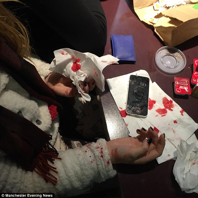 Jovem universitária de 18 anos é agredida por desconhecido na fila do McDonald’s