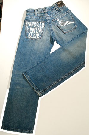 R$ 1.340,00 - Calça Special Jeans Armani com estampa nos bolsos de trás