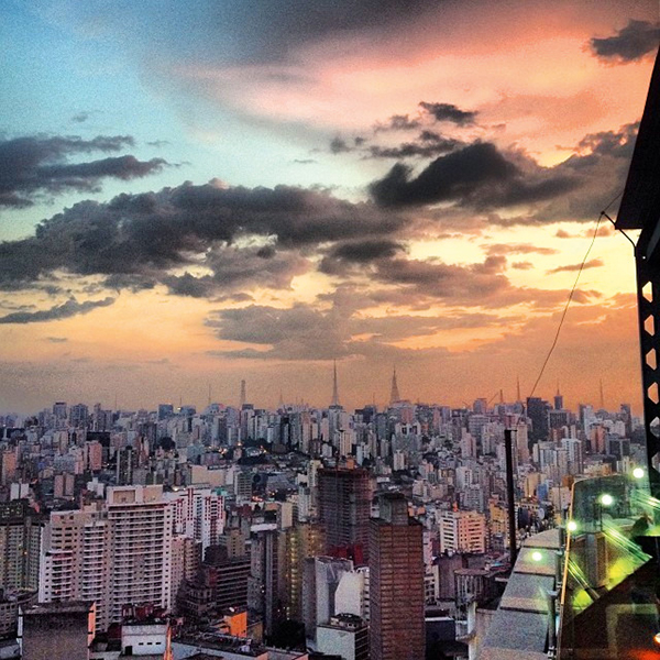 A região central foi o ponto escolhido por Inah Carolina Cardoso Azevedo (@ina.hcarol.ina) para admirar o céu de São Paulo