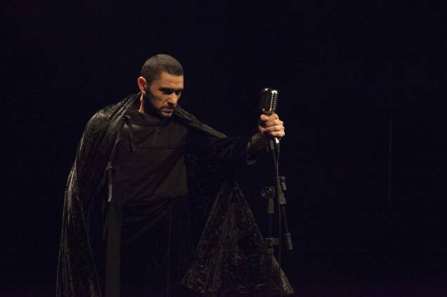 Os potiguares da cia. Clowns de Shakespeare apresentam Hamlet — Um Relato Dramático Medieval