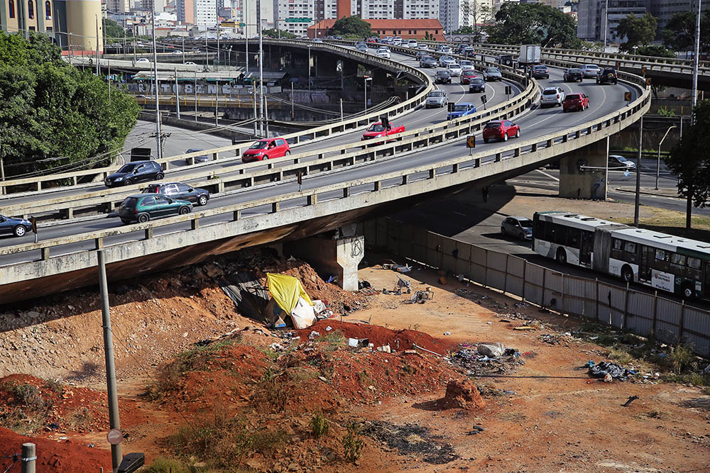 Ligação Leste-Oeste corredor de ônibus