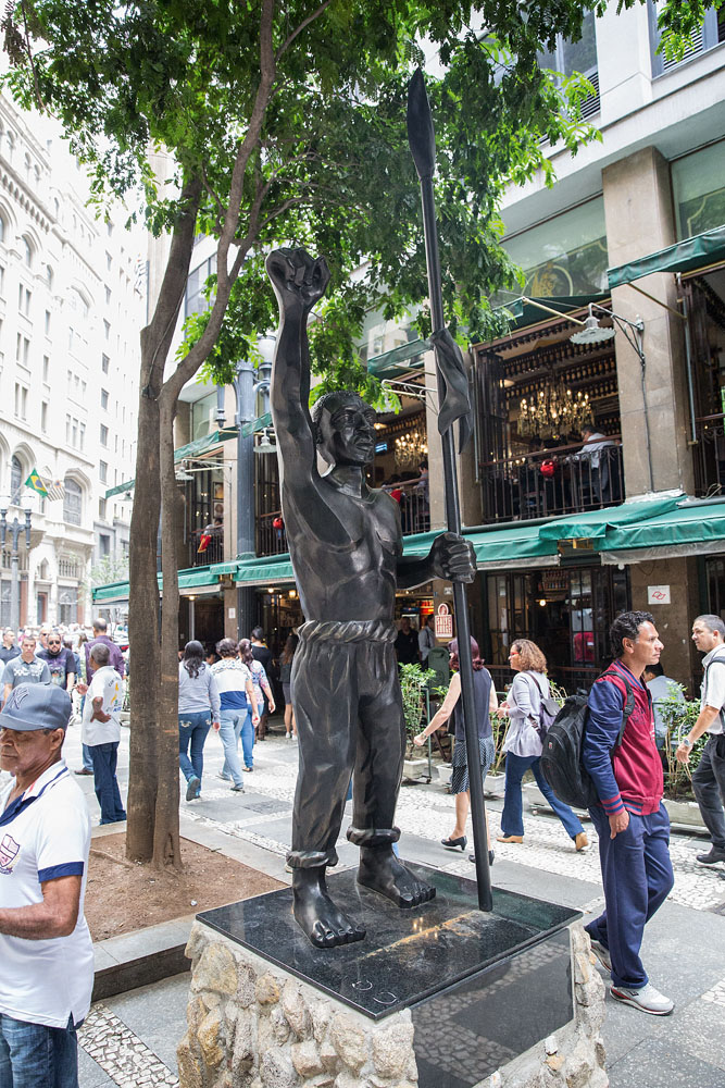 Centro ganha escultura em homenagem a Zumbi dos Palmares VEJA SÃO PAULO