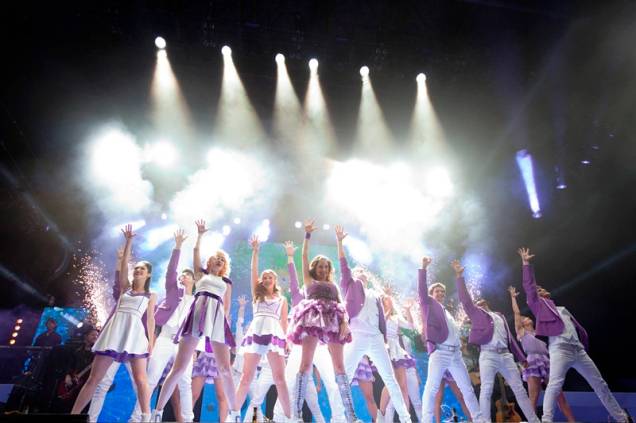 Violetta - O Show: o filme relata a turnê mundial liderada pela protagonista da série Violetta Violetta - O Show: o filme relata a turnê mundial liderada pela protagonista da série Violetta