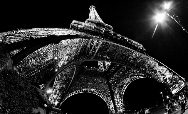 A Torre Eiffel, o cartão-postal mais famoso de Paris (Foto: Antonio Prada, no Flickr)