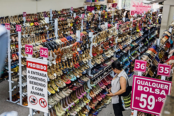 Rede Galinha Morta: sapatilhas, peep toes e escarpins por 59,99 reais