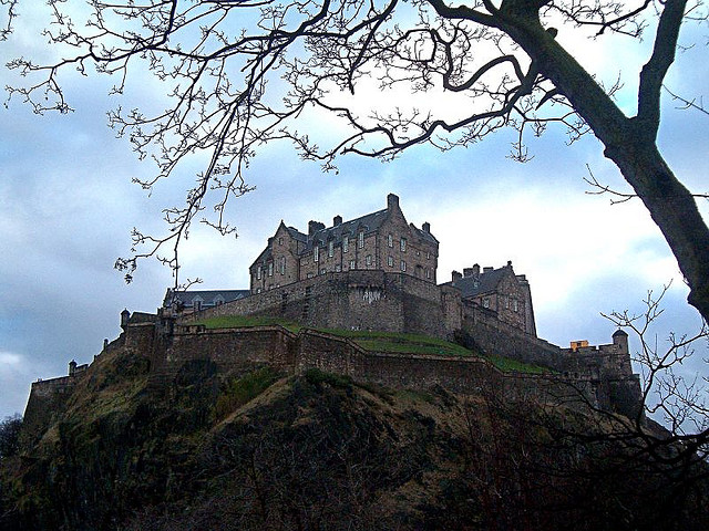Uma fortaleza na cidade de Edimburgo (Foto: UncleBucko, no Flickr)