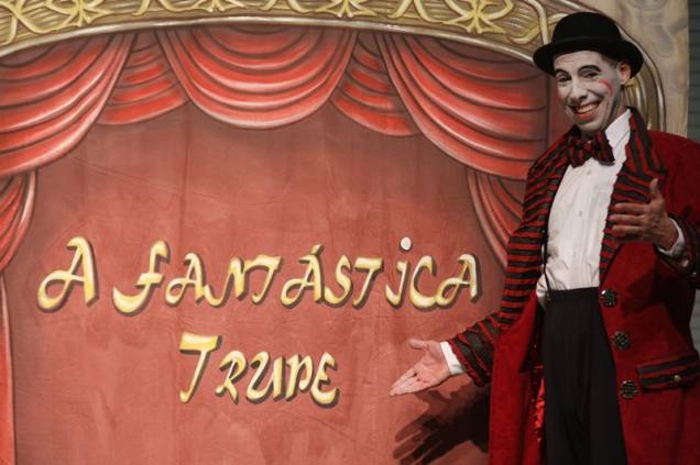 A Fantástica Trupe em a Princesa Engasgada, de A peste Cia. Urbana de Teatro A Fantástica Trupe em a Princesa Engasgada, de A peste Cia. Urbana de Teatro