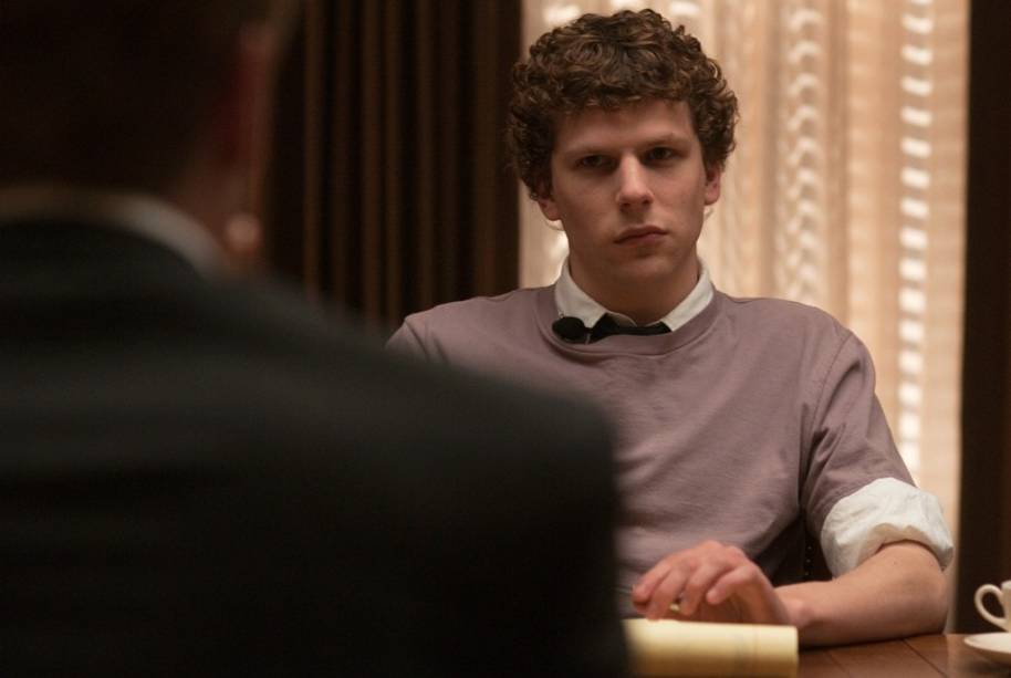 Jesse Eisenberg vive o estudante Mark Zuckerberg no filme A Rede Social