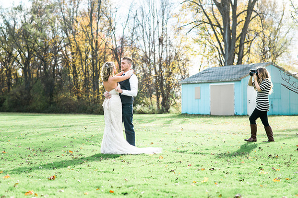 Casal recebe presente inesquecível após fotógrafo faltar no dia de seu casamento
