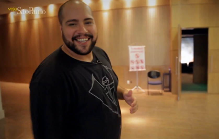 Tiago Abravanel responde 29 perguntas (inusitadas) em vídeo