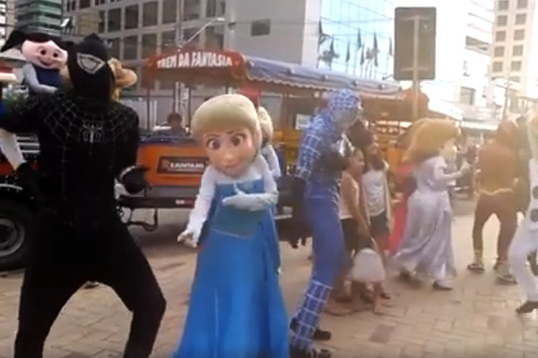 Este vídeo da Rainha Elsa, de “Frozen”, dançando o hit “Metralhadora” é realmente perturbador