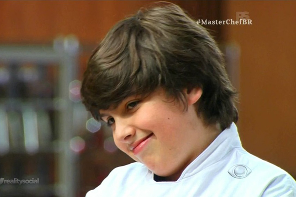 Corte de cabelo “misterioso” de Lorenzo intriga internautas na final do “MasterChef Júnior”