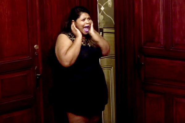 Personagem do filme “Boneco do Mal” aterroriza babás em nova pegadinha do Silvio Santos