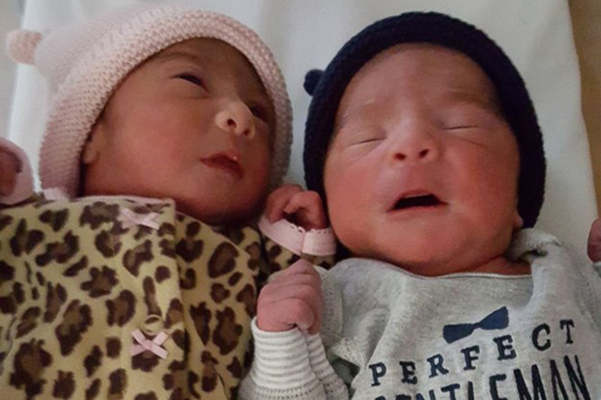 Estes irmãos gêmeos nasceram em anos diferentes após uma rara coincidência