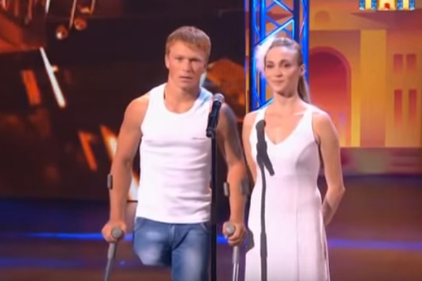 Você vai se emocionar com a performance deste dançarino que precisou amputar uma perna