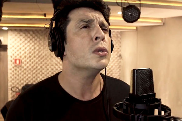 Humorista Wellington Muniz, o “Ceará”, faz sucesso na internet com paródia contra a corrupção