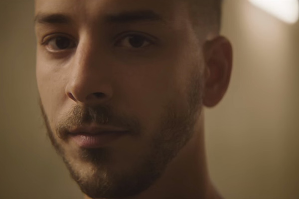 Em vídeo, Junior Lima ironiza boatos sobre sua sexualidade