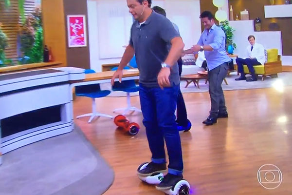 Fernando Rocha leva tombo ao vivo durante o “Bem Estar” e vira piada na internet