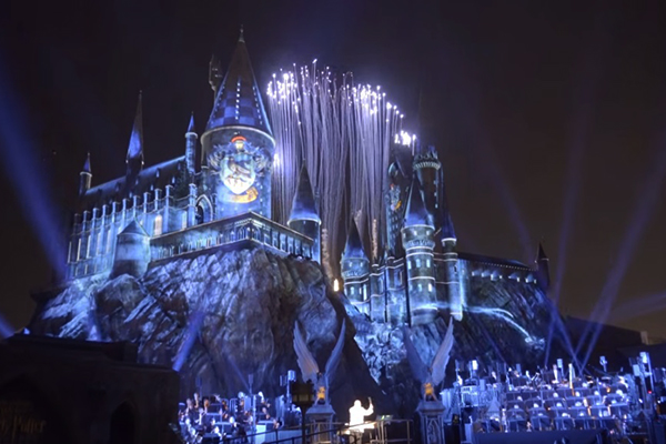 Você vai acreditar em mágica após assistir a inauguração da área temática de “Harry Potter” da Universal