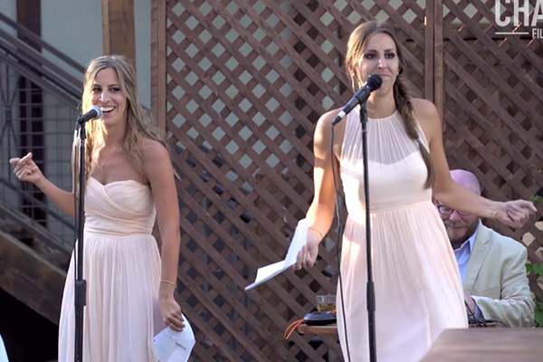 Estas garotas brindaram ao casamento de sua irmã com uma música incrivelmente divertida